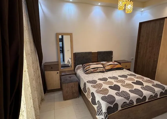 Apartmanhotel Florenza Khamsin Gurdaka